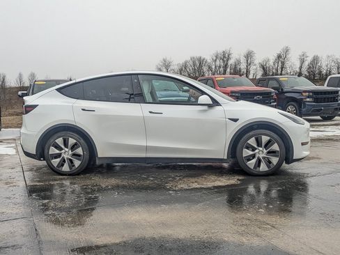 Used 2021 Tesla Model Y Long Range image 6
