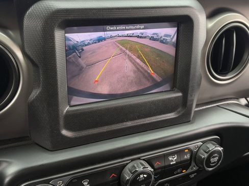 Used 2021 Jeep Wrangler Unlimited Sport image 22