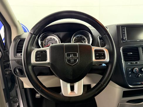 Used 2017 Dodge Grand Caravan SE w/ Power Window Group image 22