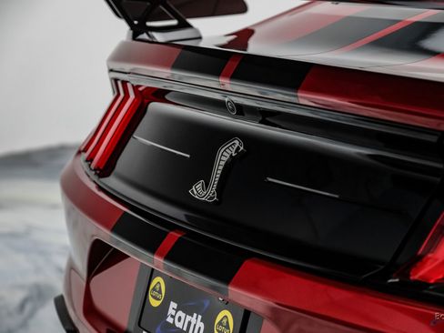 Used 2020 Ford Mustang Shelby GT500 w/ Carbon Fiber Track Pack RWD image 18