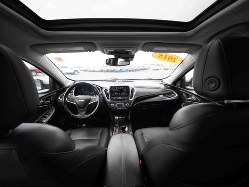 Used 2018 Chevrolet Malibu Premier w/ Premier Sun and Wheel Package FWD image 19