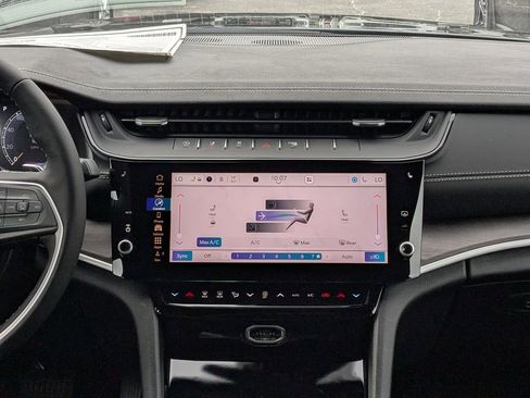 New 2026 Jeep Grand Cherokee Limited AWD/4WD image 18