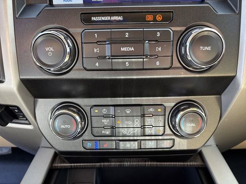 Used 2021 Ford F350 Lariat w/ Lariat Value Package image 21