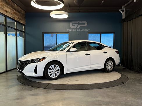 Used 2025 Nissan Sentra S image 7