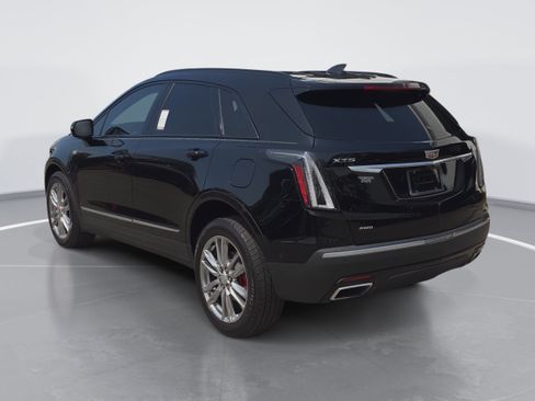 Certified 2023 Cadillac XT5 Sportv w/ Technology Package AWD/4WD image 5