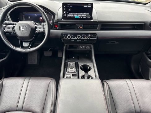 Certified 2025 Honda Pilot Black Edition image 9