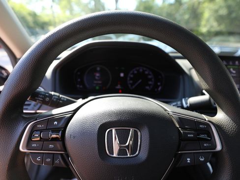 Used 2020 Honda Accord EX image 24