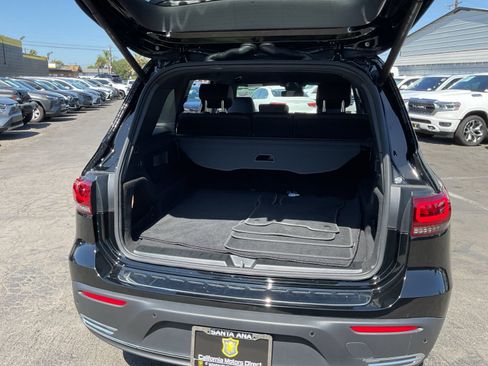 Used 2023 Mercedes-Benz EQB 300 4MATIC image 26