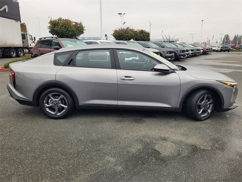 Used 2025 Kia K4 LXS image 3