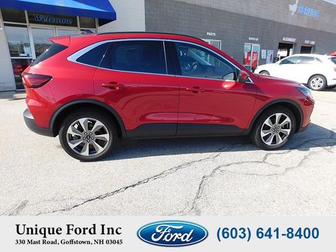 Used 2023 Ford Escape Platinum w/ Premium Technology Package image 9