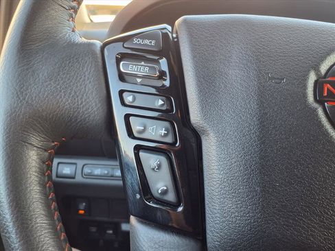 Used 2025 Nissan Frontier PRO-4X image 15
