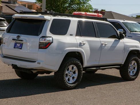 Used 2020 Toyota 4Runner SR5 AWD/4WD image 5
