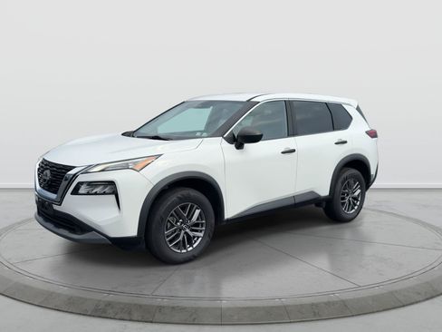 Used 2023 Nissan Rogue S AWD/4WD image 4