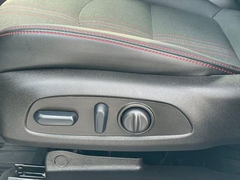 Used 2023 Chevrolet Equinox RS image 9