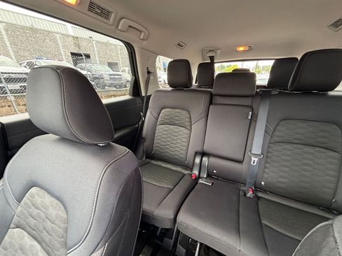 Used 2025 Nissan Pathfinder SV FWD image 42