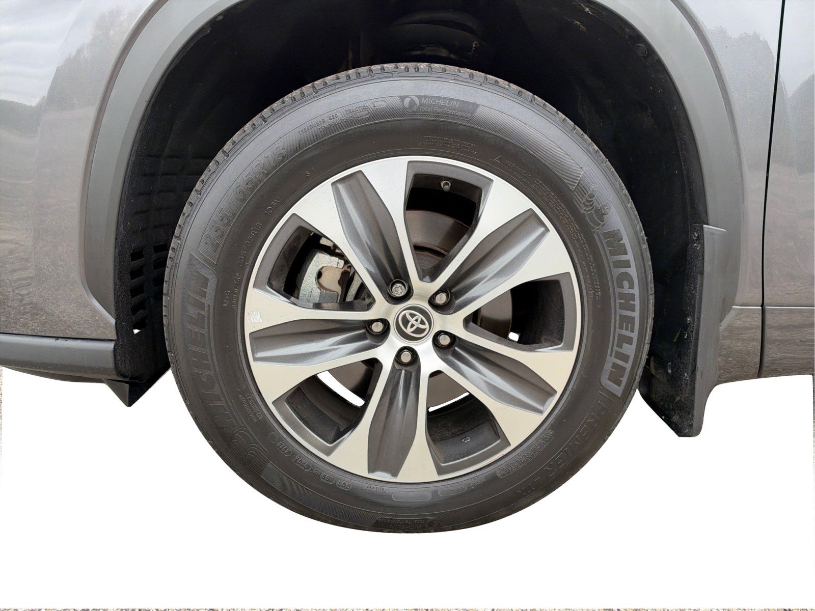 Used 2021 Toyota Highlander XLE AWD/4WD image 30