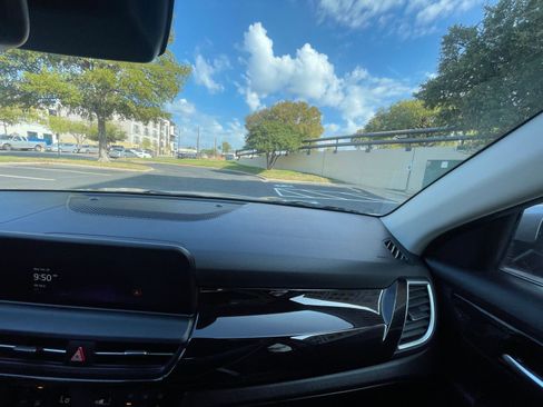 Used 2025 Kia Seltos S image 34