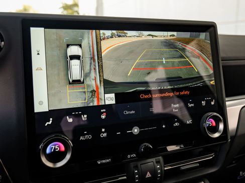 Used 2025 Lexus GX 550 w/ Accessory Package (Z1) image 73