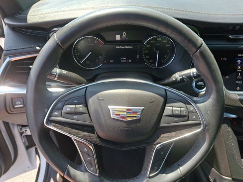 Certified 2022 Cadillac XT5 Premium Luxury AWD/4WD image 14