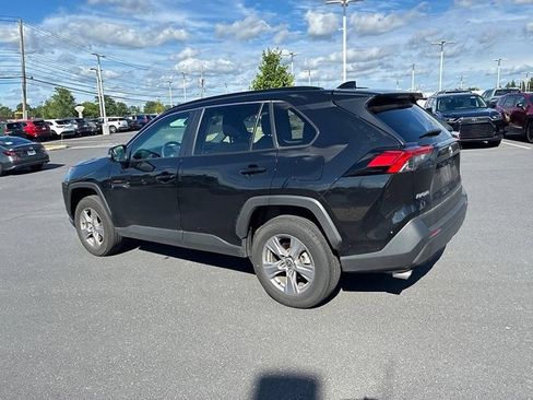 Used 2025 Toyota RAV4 XLE AWD/4WD image 12
