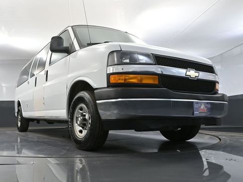 Used 2017 Chevrolet Express 3500 LT w/ LT Preferred Equipment Group image 43