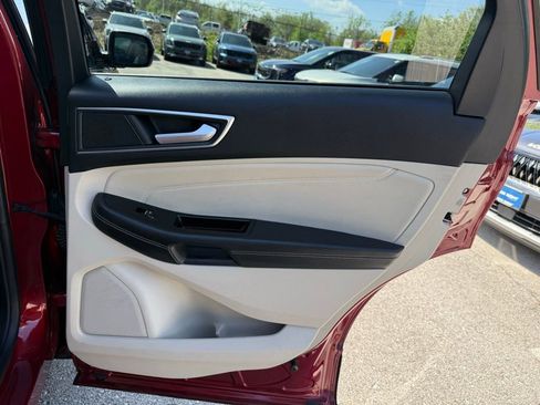 Used 2019 Ford Edge Titanium w/ Equipment Group 301A FWD image 21