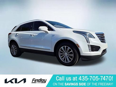 Used 2017 Cadillac XT5 Luxury w/ Driver Awareness Package FWD image 2