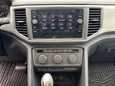 Used 2018 Volkswagen Atlas SE image 23