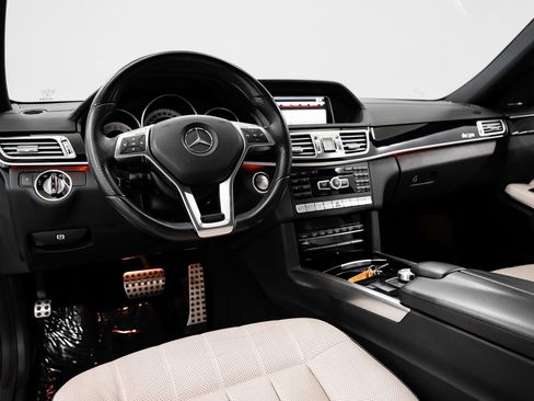 Used 2015 Mercedes-Benz E 400 Sedan image 9