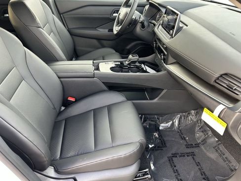 New 2026 Nissan Rogue SV image 9