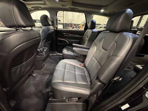Certified 2022 Kia Telluride SX w/ Nightfall Edition Package image 22