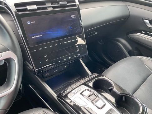 Used 2022 Hyundai Tucson Limited image 17