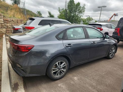 Used 2022 Kia Forte LXS FWD image 8