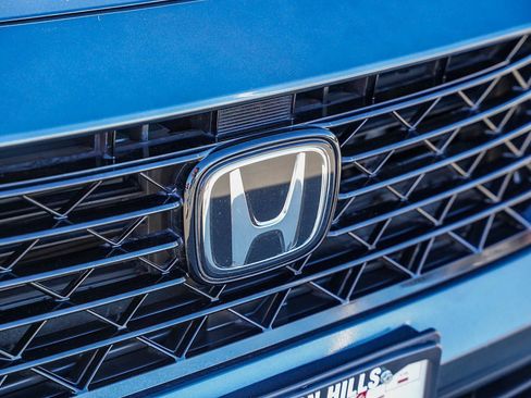 Used 2023 Honda Accord EX image 12