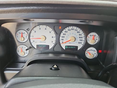 Used 2005 Dodge Ram 1500 Truck SLT w/ Trailer Tow Group image 13