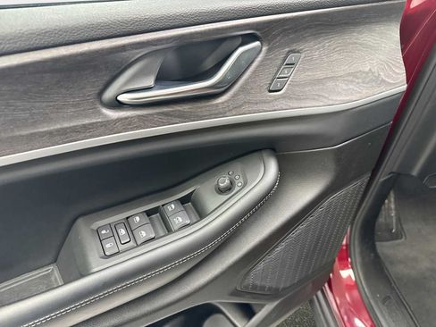 Used 2025 Jeep Grand Cherokee L Limited AWD/4WD image 15
