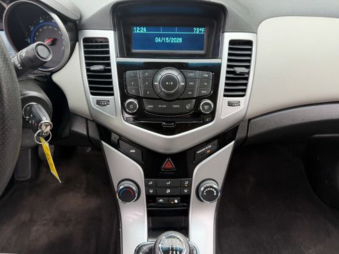 Used 2016 Chevrolet Cruze LS image 25