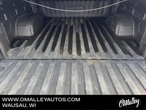 Used 2021 Chevrolet Silverado 1500 High Country w/ Technology Package image 12