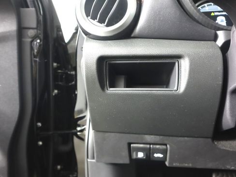 Certified 2023 Nissan Versa SR w/ Trunk Package image 15