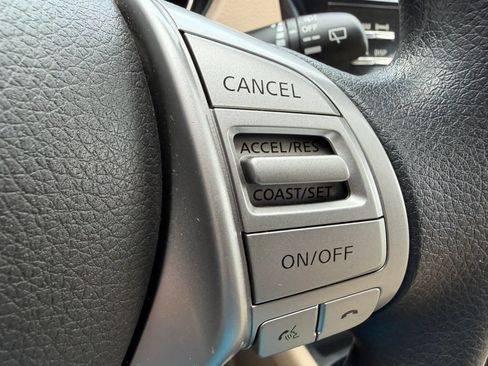 Used 2016 Nissan Rogue S FWD image 17