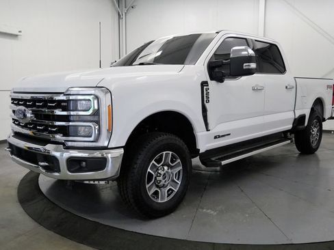 Used 2023 Ford F250 Lariat w/ Chrome Package AWD/4WD image 3