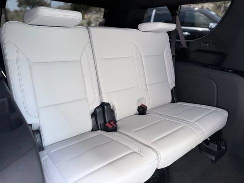 Certified 2025 Chevrolet Suburban Premier AWD/4WD image 16