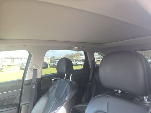 Used 2023 Kia Sorento SX image 13