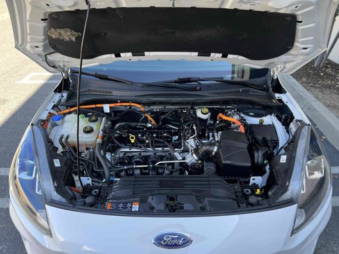 Used 2022 Ford Escape SE FWD image 25