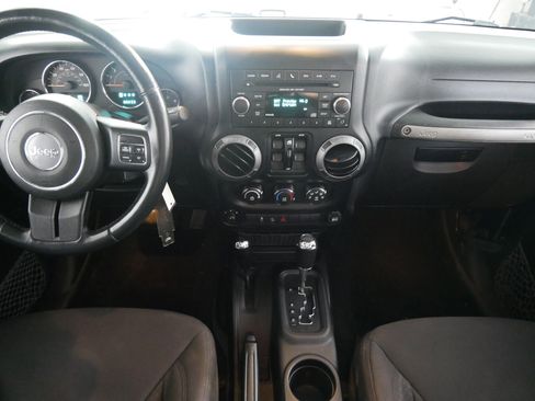 Used 2013 Jeep Wrangler Unlimited Sport image 10