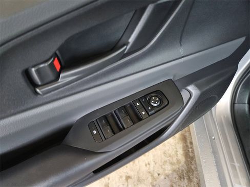 Used 2025 Toyota Prius LE image 14