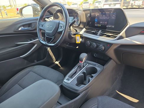 Used 2024 Chevrolet Trax RS w/ Driver Confidence Package FWD image 16