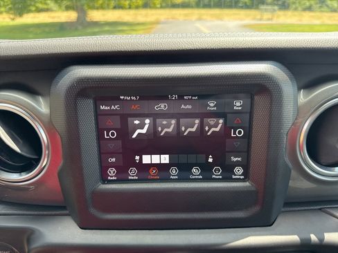 Used 2021 Jeep Wrangler Unlimited Sahara image 20