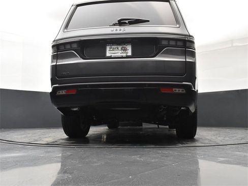 New 2026 Jeep Grand Wagoneer Summit image 23