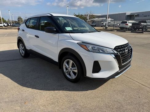 Used 2025 Nissan Kicks Play S image 7